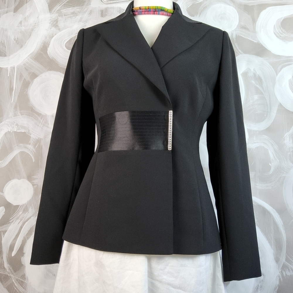 TAHARI Wmns Sz 2 Black Tuxedo Style Blazer Jacket Rhinestone Satin Detail Dressy